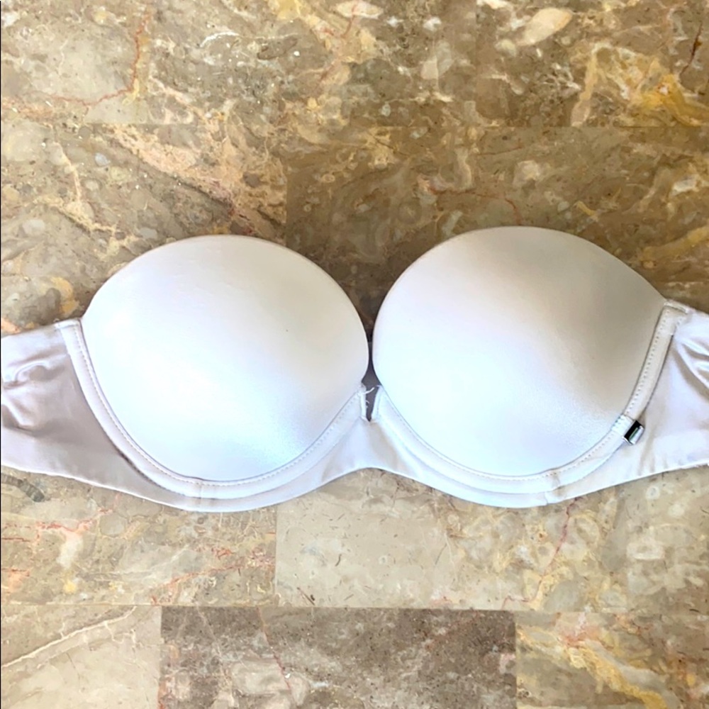 Victoria’s Secret Very Sexy Strapless Push-up Bra
